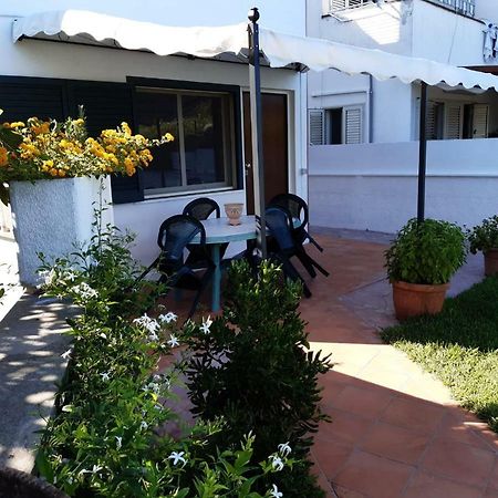 Casa Vacanza Villa Uggiano La Chiesa Esterno foto