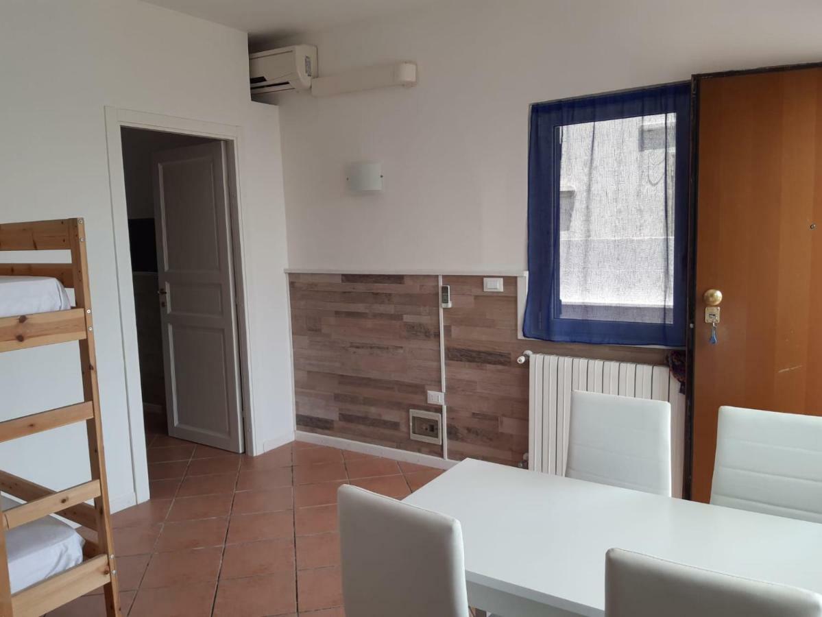 Casa Vacanza Villa Uggiano La Chiesa Esterno foto